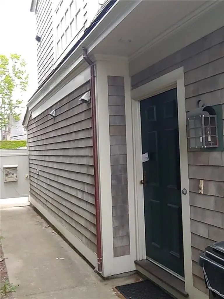 107 John Street Newport RI 02840