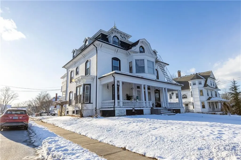 274 Harris Avenue Woonsocket RI 02895