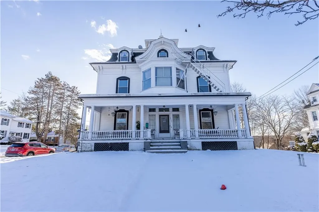 274 Harris Avenue Woonsocket RI 02895