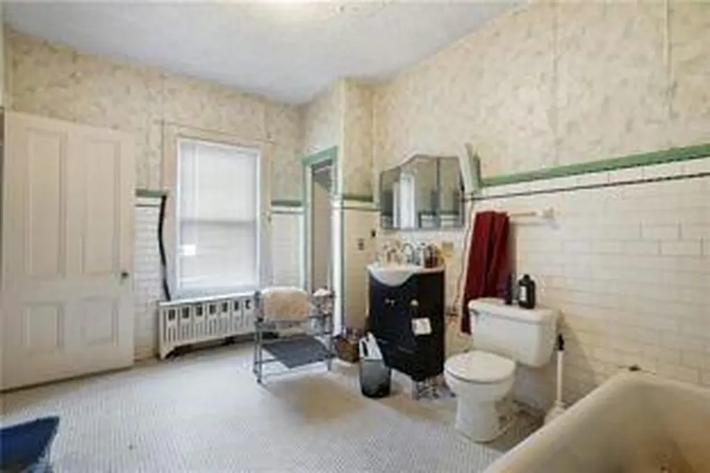 274 Harris Avenue Woonsocket RI 02895
