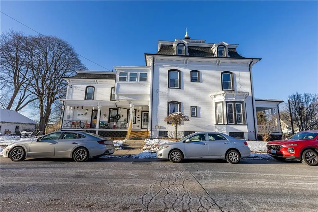 274 Harris Avenue Woonsocket RI 02895