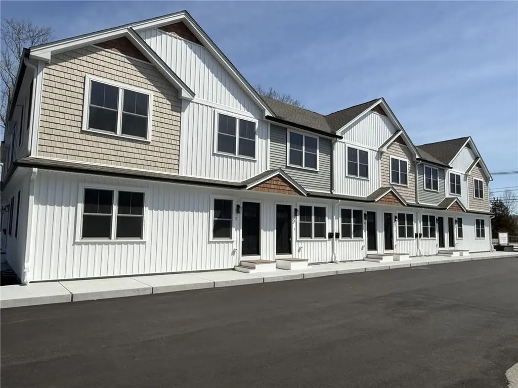 2907 Post Road Warwick RI 02886