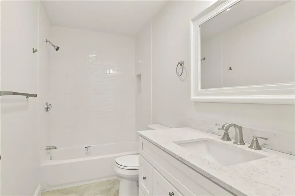 24 Blackburn Street Warwick RI 02886