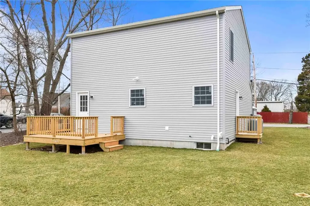 24 Blackburn Street Warwick RI 02886