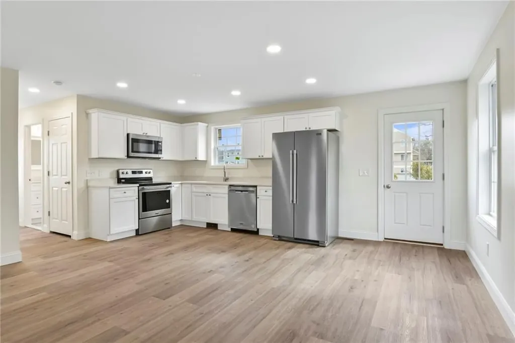 24 Blackburn Street Warwick RI 02886