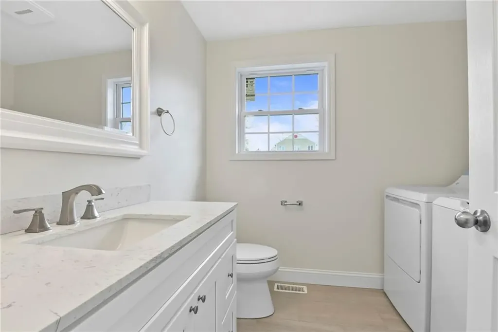 24 Blackburn Street Warwick RI 02886