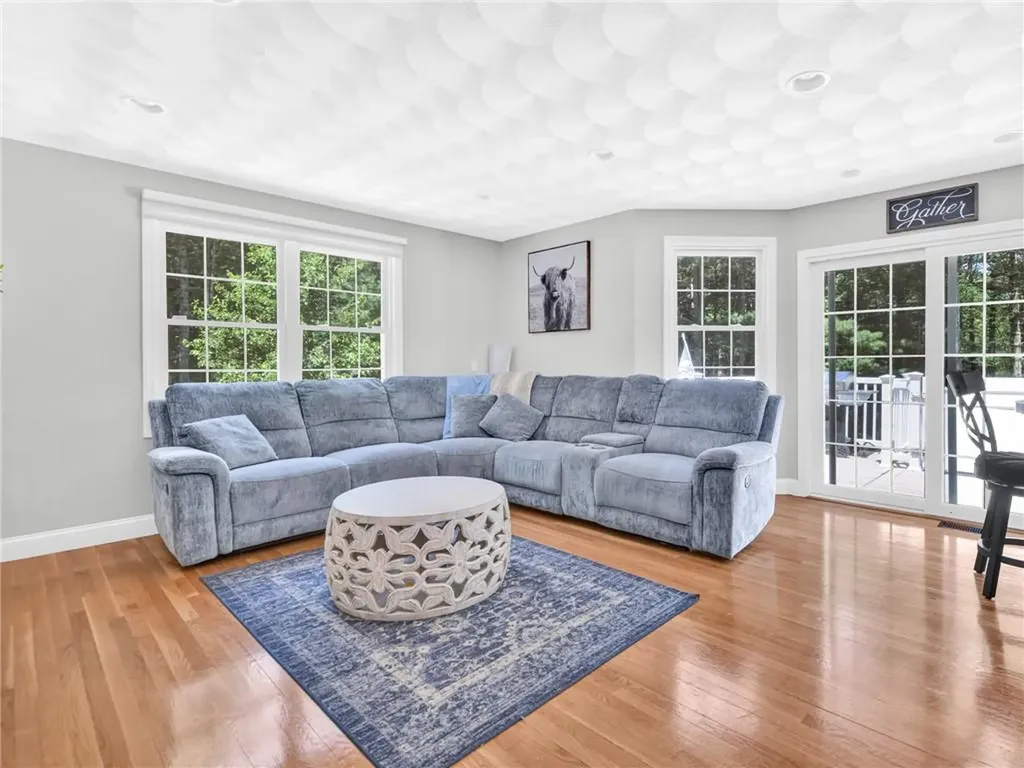 5 Weymouth Lane Coventry RI 02816