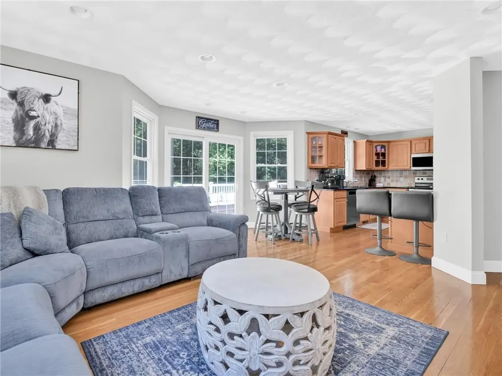5 Weymouth Lane Coventry RI 02816
