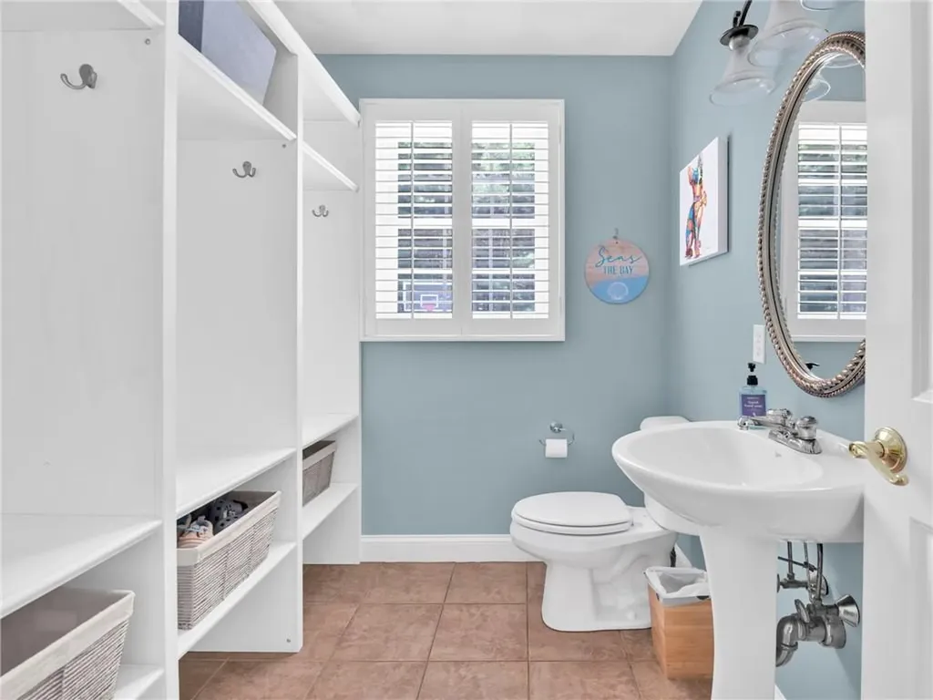 5 Weymouth Lane Coventry RI 02816