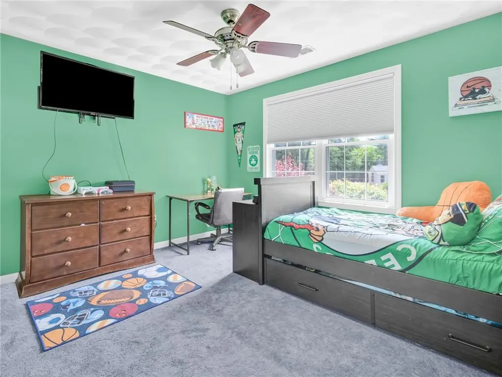 5 Weymouth Lane Coventry RI 02816