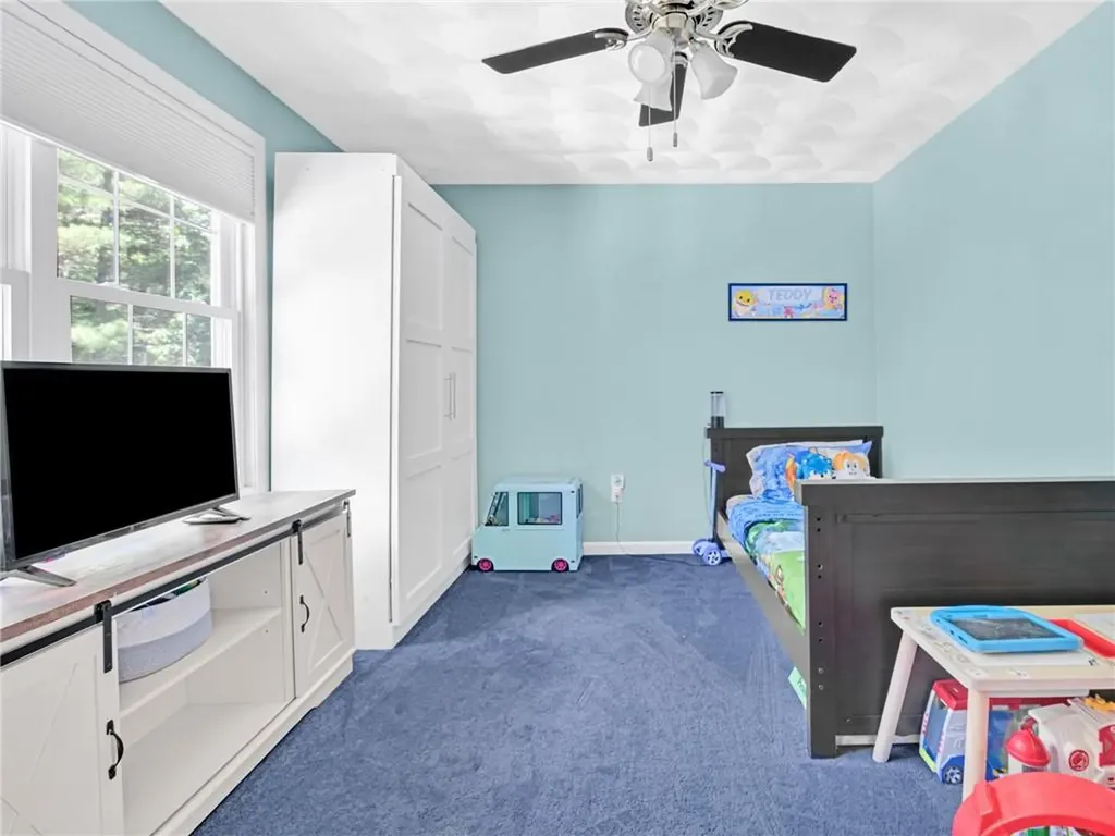 5 Weymouth Lane Coventry RI 02816