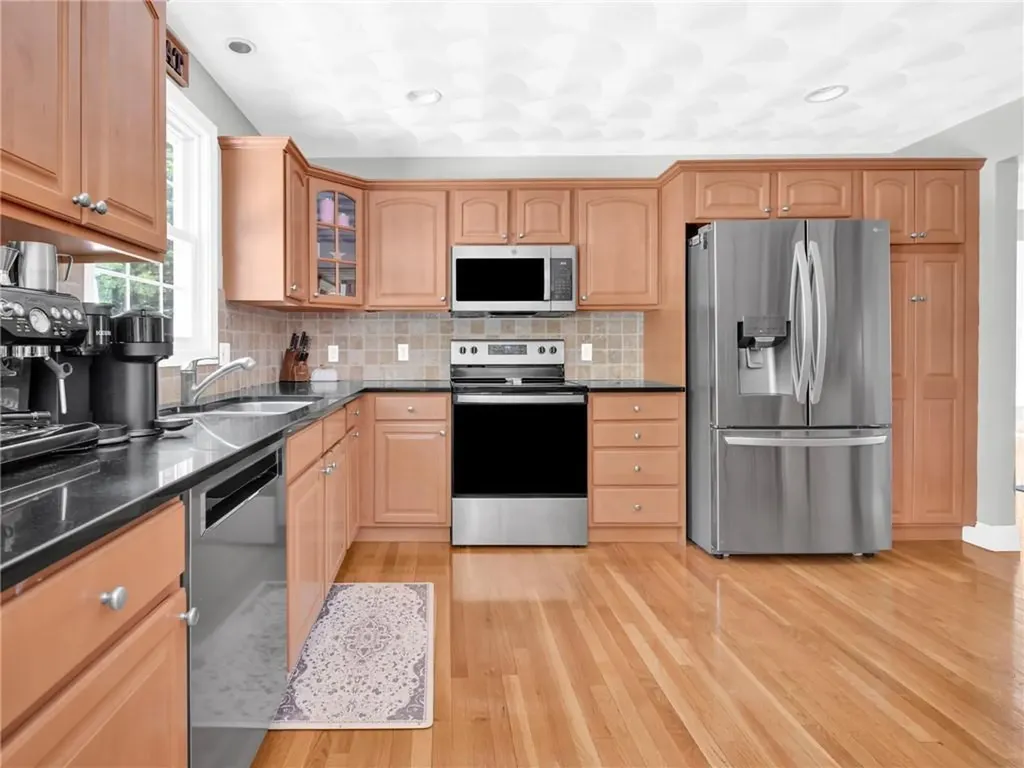 5 Weymouth Lane Coventry RI 02816