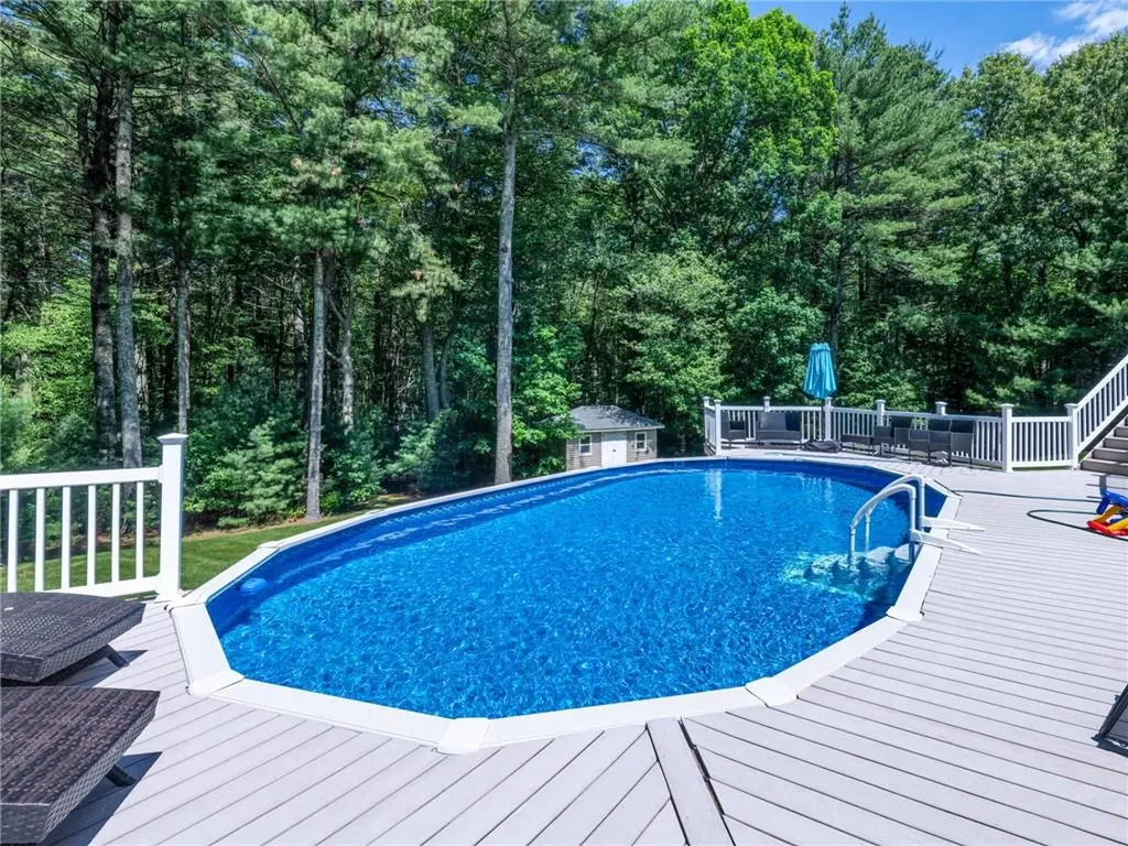 5 Weymouth Lane Coventry RI 02816