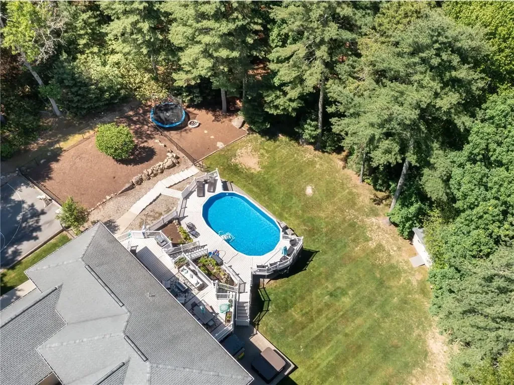 5 Weymouth Lane Coventry RI 02816