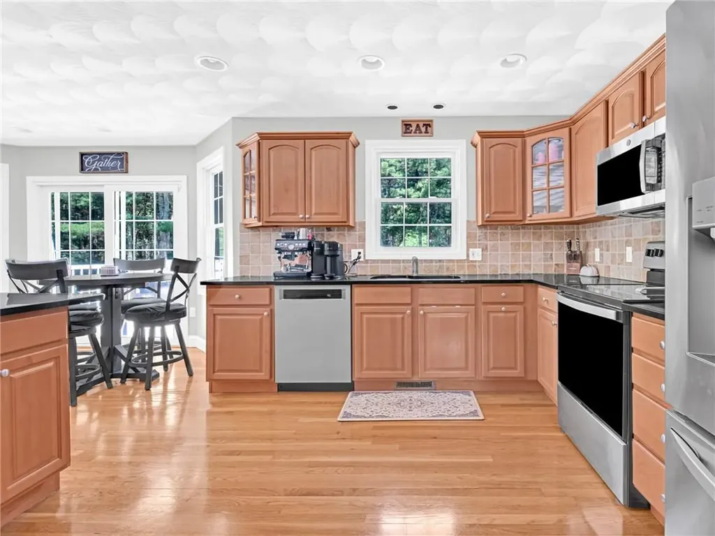 5 Weymouth Lane Coventry RI 02816