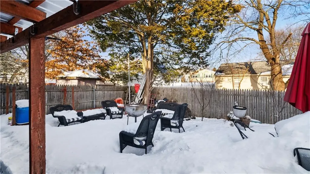 77 Minto Street Providence RI 02908