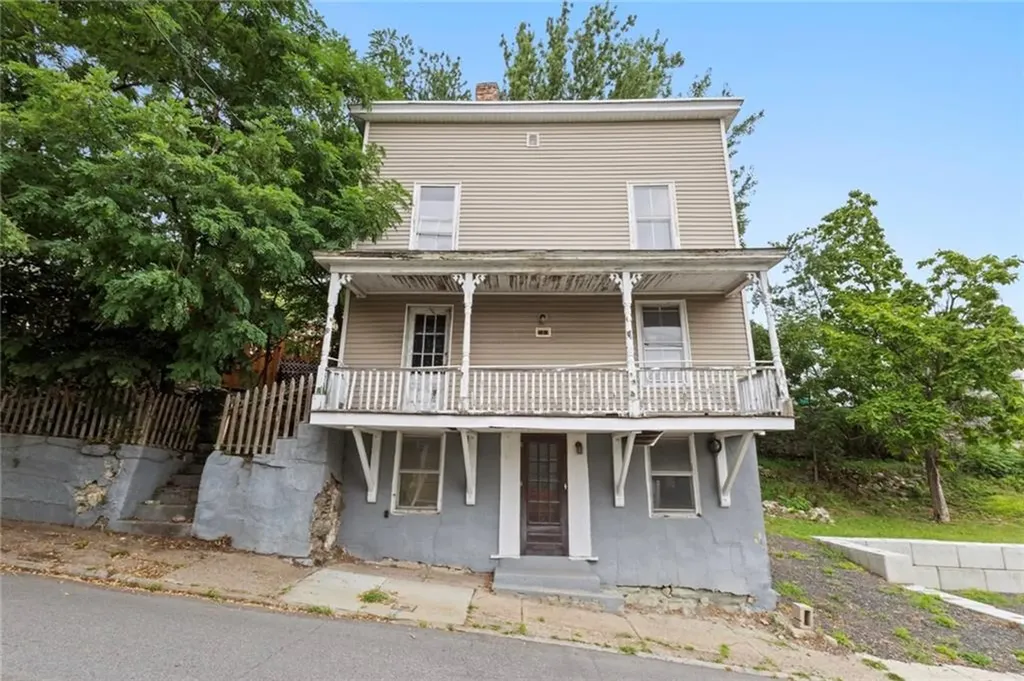 99 Cato Street Woonsocket RI 02895