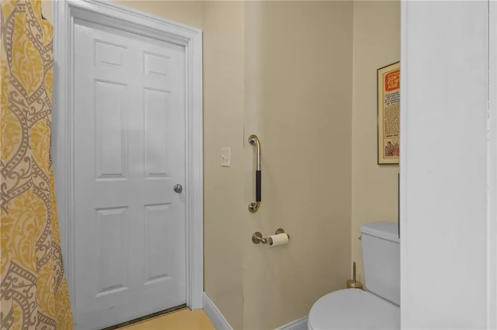 17 Blackwells Landing Brooklyn CT 06234