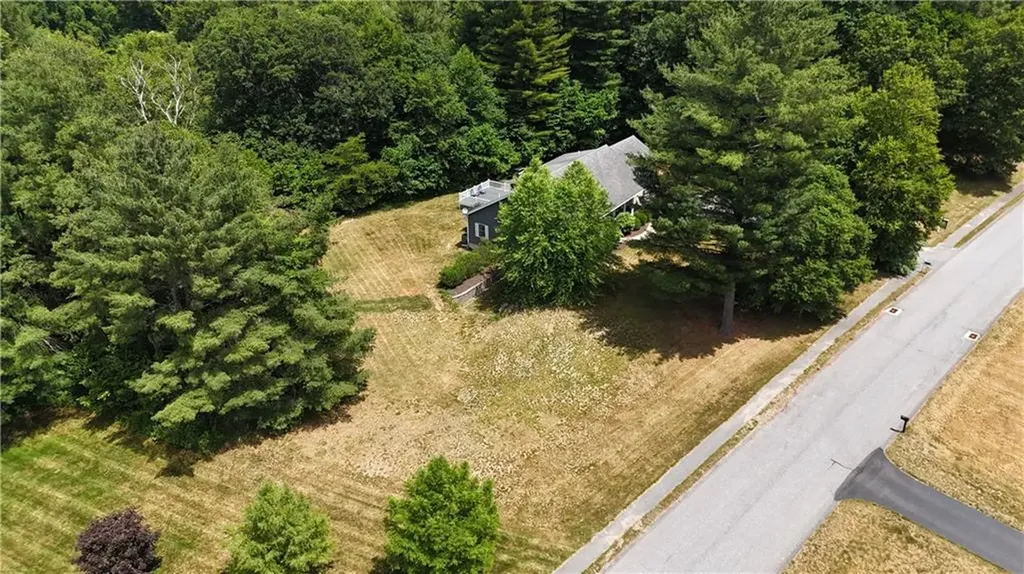 17 Blackwells Landing Brooklyn CT 06234