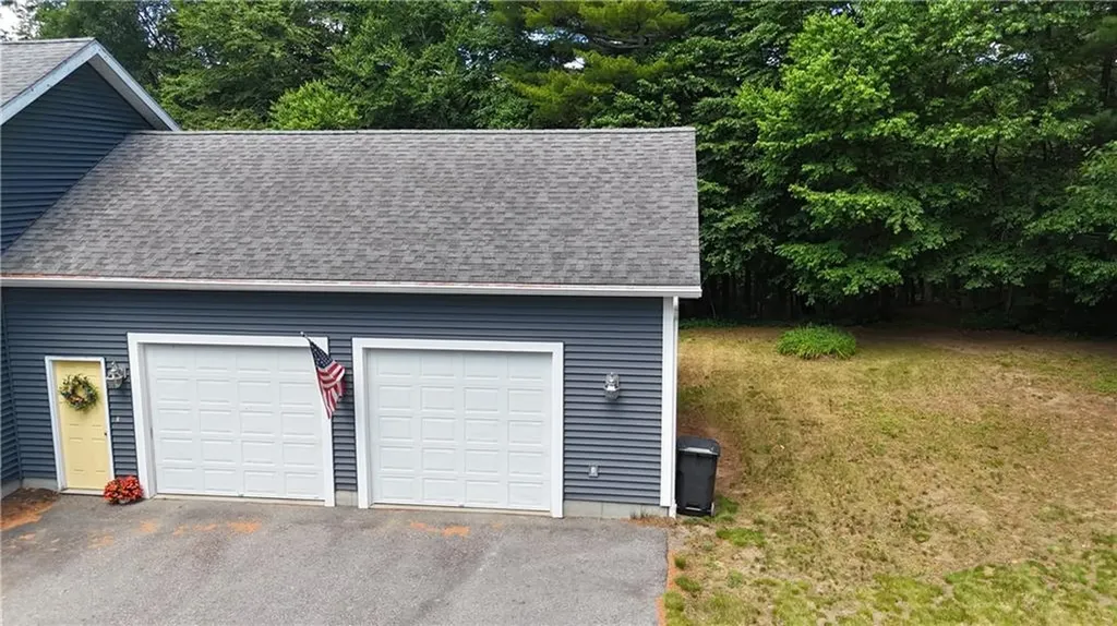 17 Blackwells Landing Brooklyn CT 06234