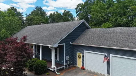 17 Blackwells Landing Brooklyn CT 06234