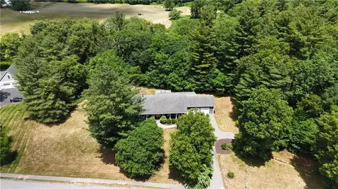 17 Blackwells Landing Brooklyn CT 06234