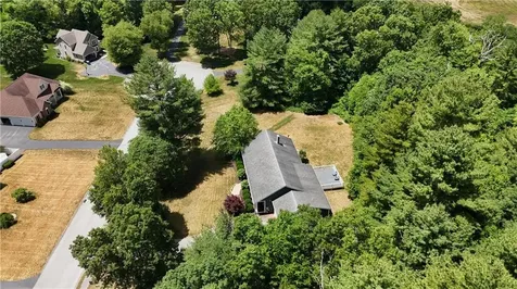 17 Blackwells Landing Brooklyn CT 06234