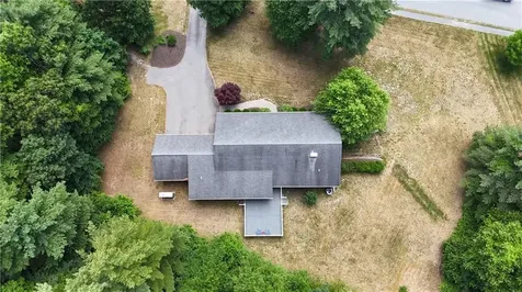 17 Blackwells Landing Brooklyn CT 06234
