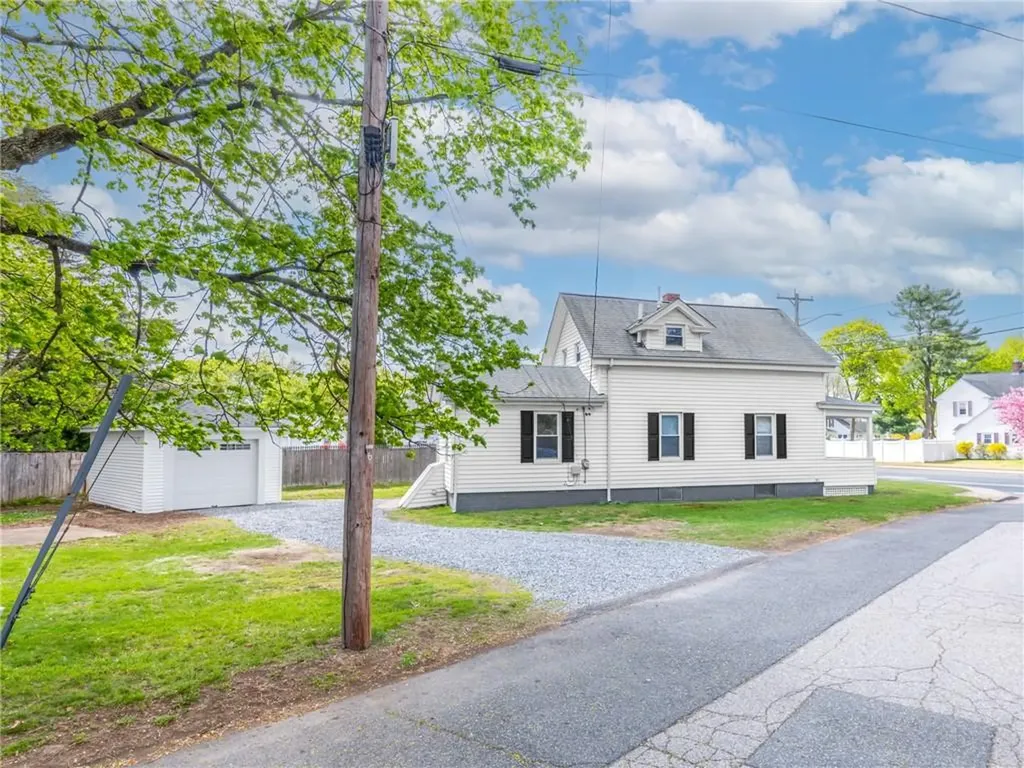 990 Pawtucket Avenue East Providence RI 02916