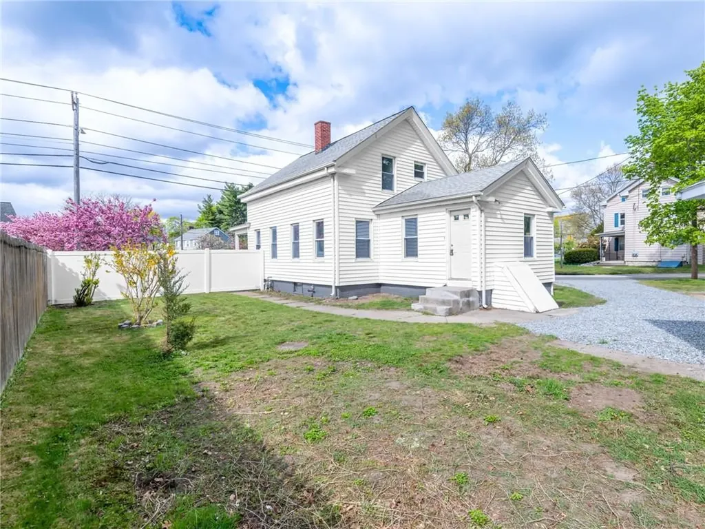 990 Pawtucket Avenue East Providence RI 02916