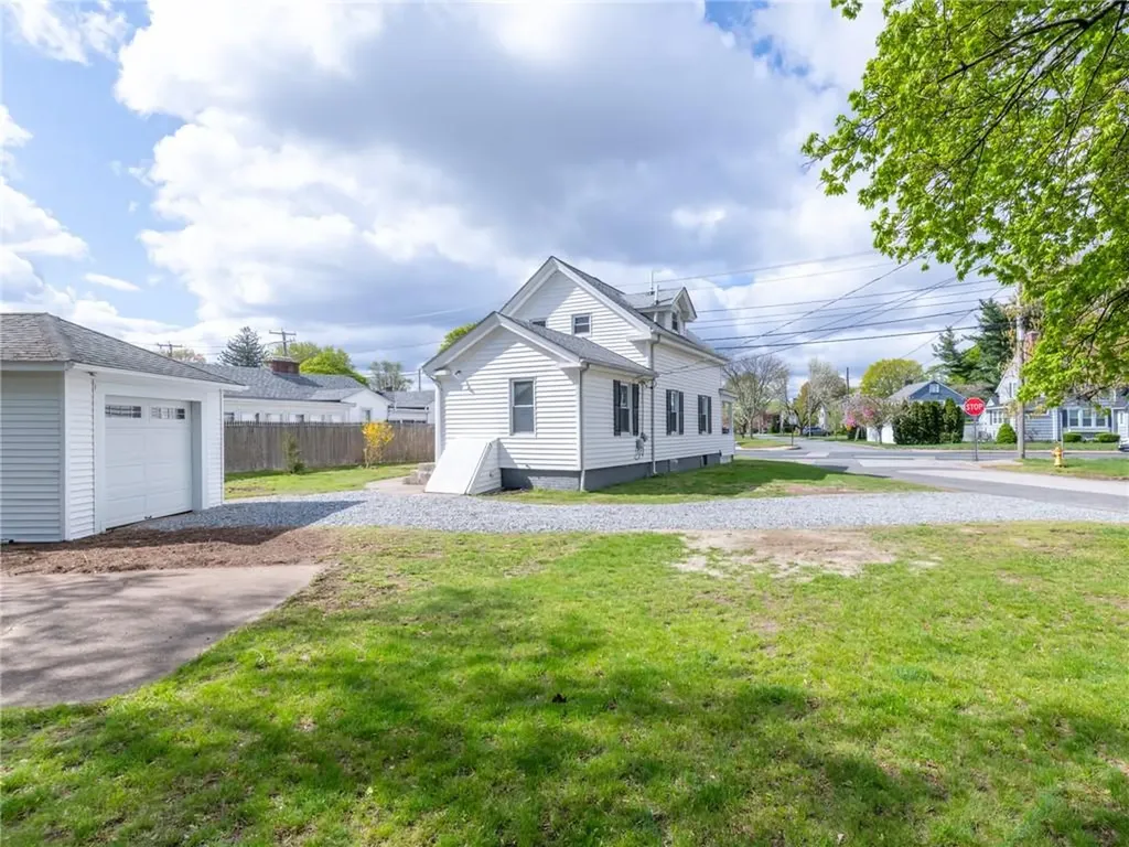 990 Pawtucket Avenue East Providence RI 02916