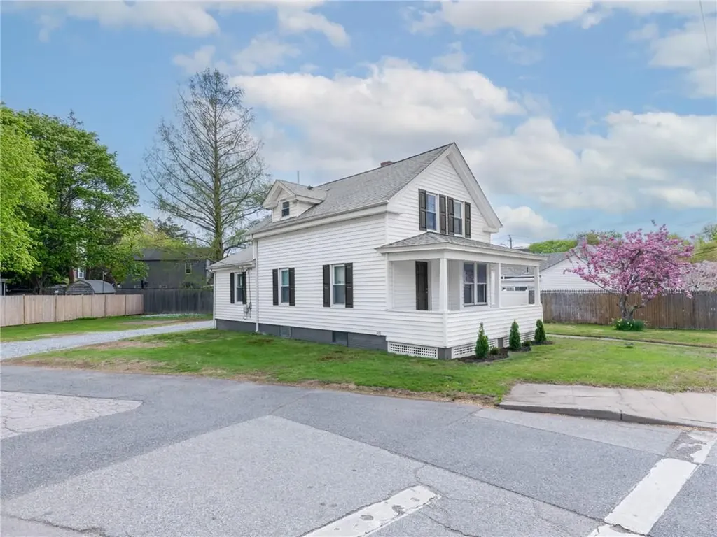 990 Pawtucket Avenue East Providence RI 02916
