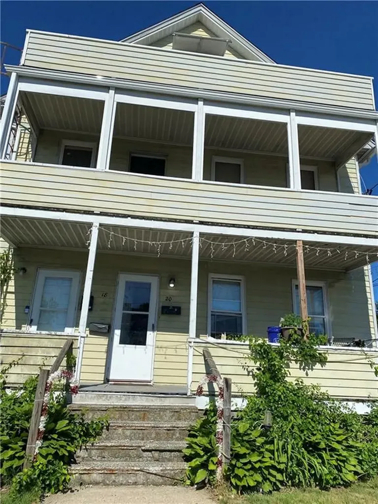 18 20 West Street West Warwick RI 02893