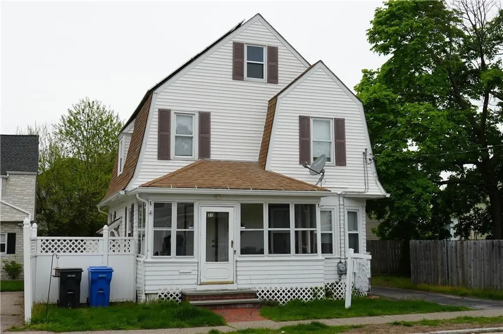 27 Cliffdale Avenue Cranston RI 02905