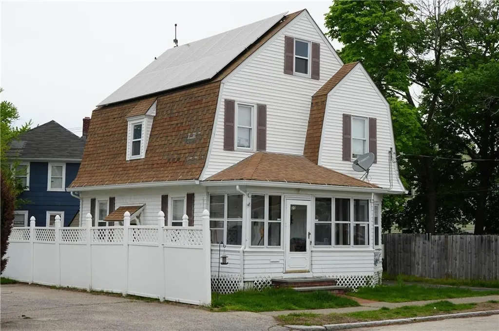 27 Cliffdale Avenue Cranston RI 02905