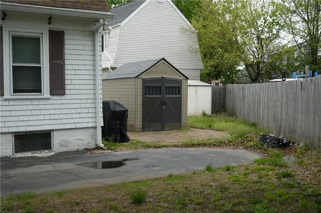 27 Cliffdale Avenue Cranston RI 02905