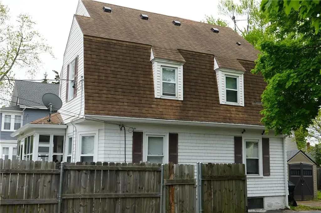 27 Cliffdale Avenue Cranston RI 02905