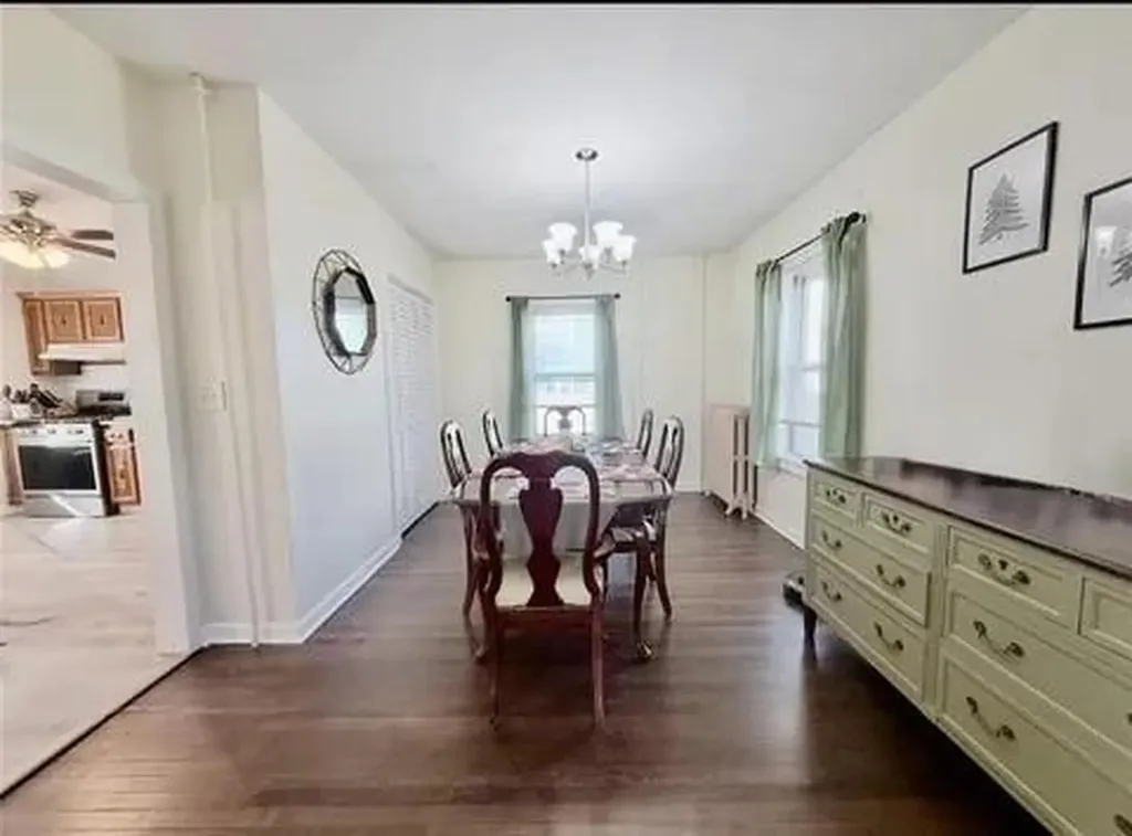 27 Cliffdale Avenue Cranston RI 02905