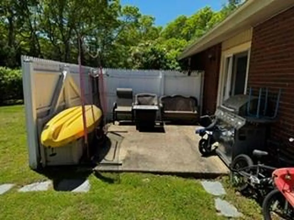 40 Kingsland Court Charlestown RI 02813
