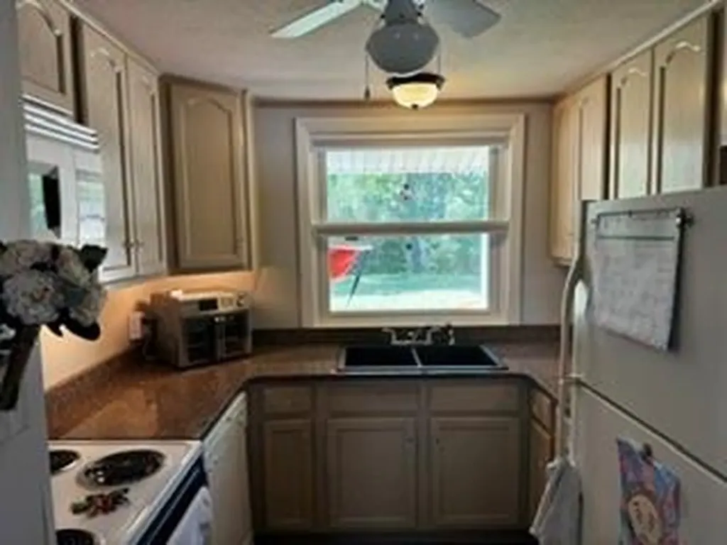 40 Kingsland Court Charlestown RI 02813