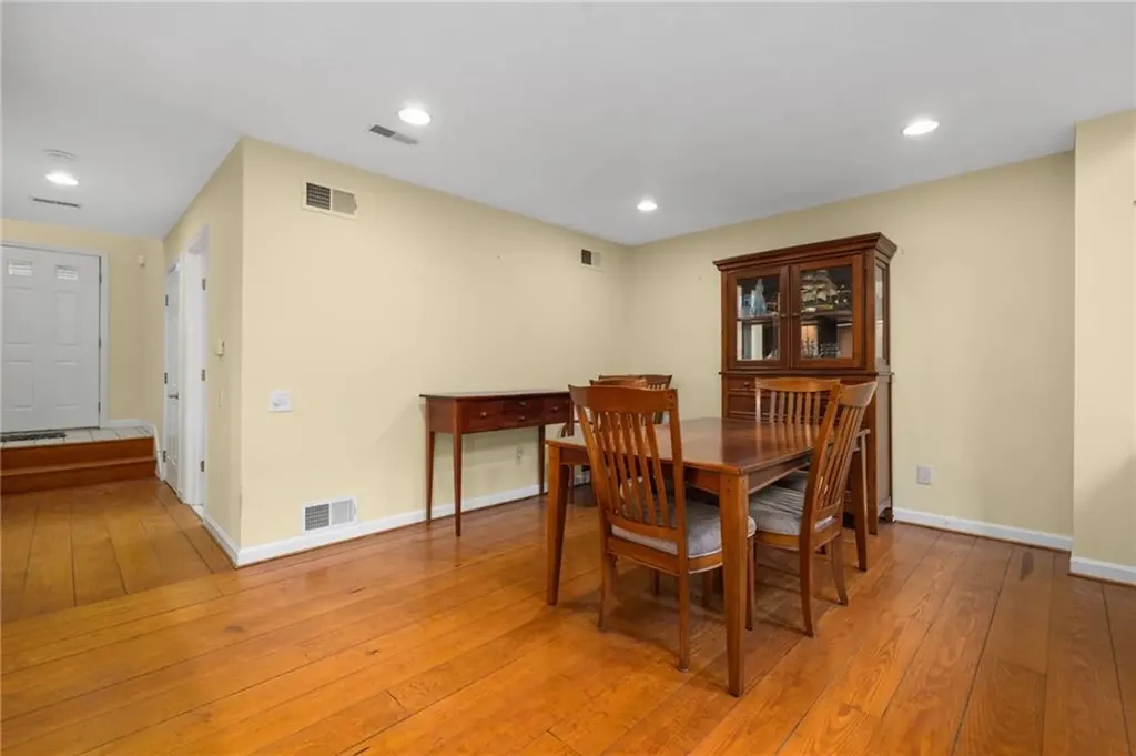 95 Nipmuc Trail North Providence RI 02904