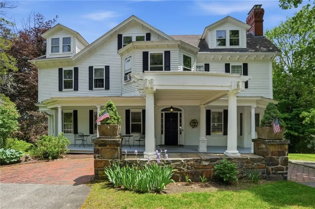 204 Spencer Avenue Warwick RI 02818