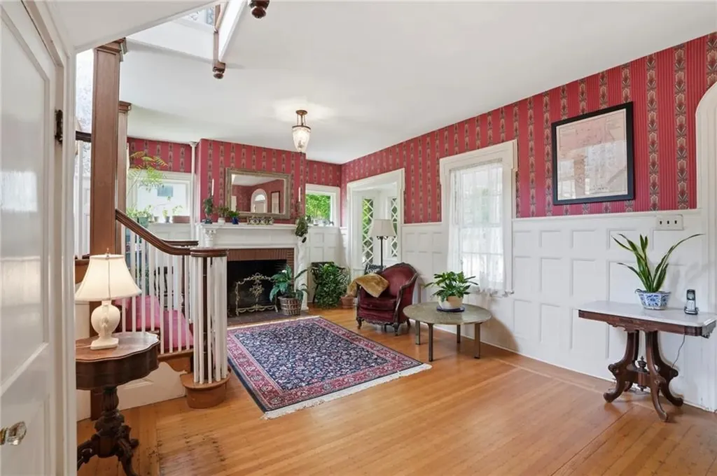 204 Spencer Avenue Warwick RI 02818