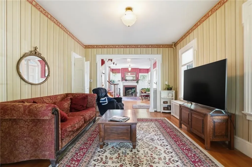204 Spencer Avenue Warwick RI 02818