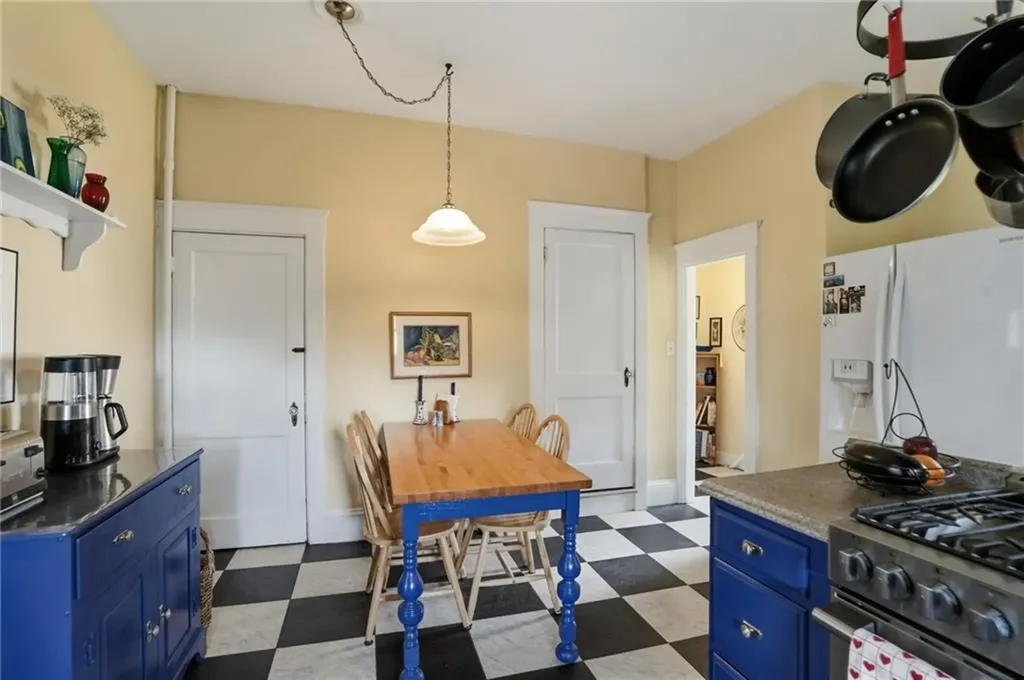 204 Spencer Avenue Warwick RI 02818