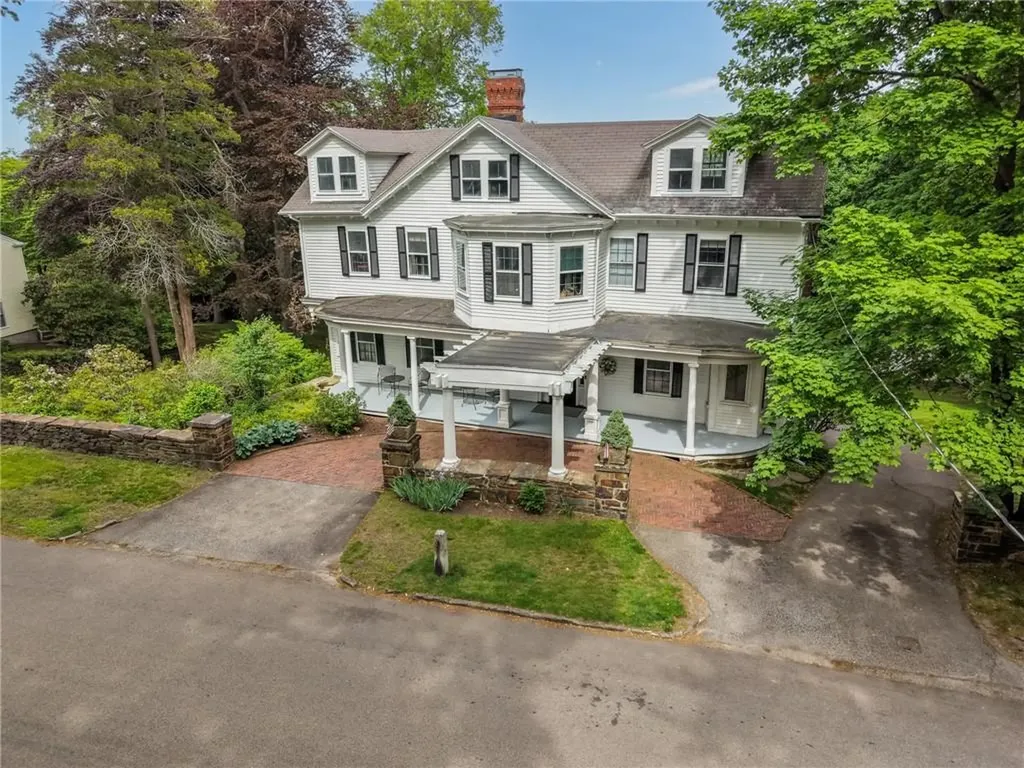 204 Spencer Avenue Warwick RI 02818