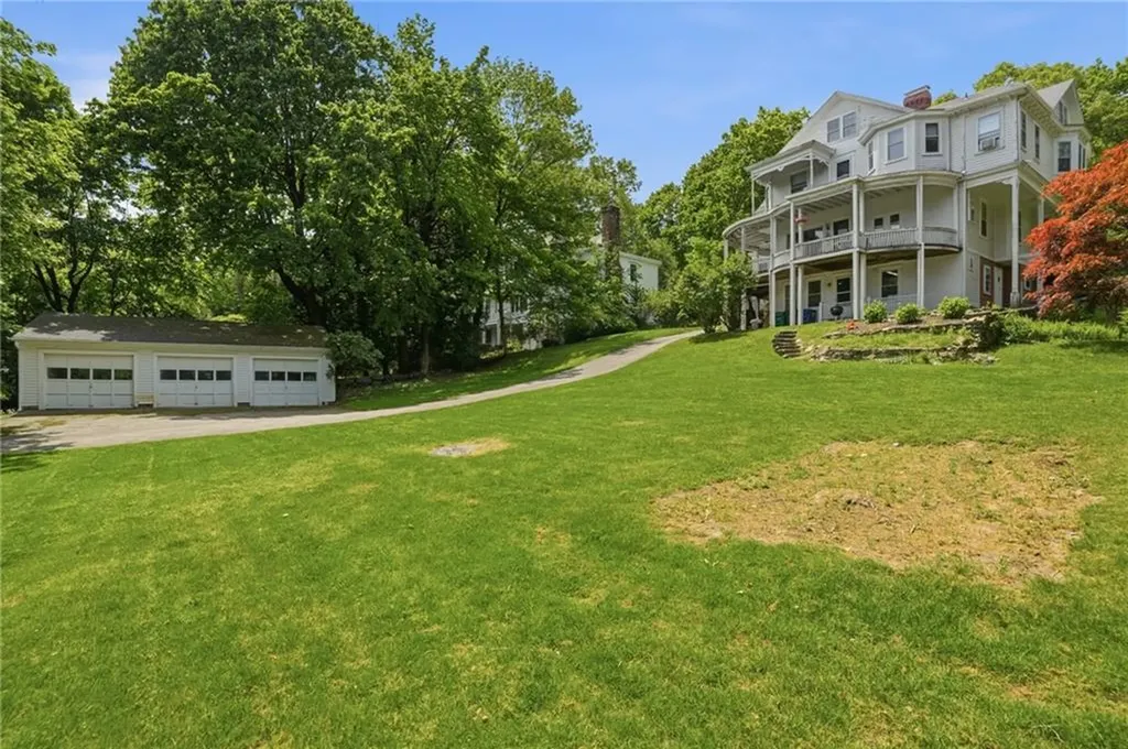 204 Spencer Avenue Warwick RI 02818