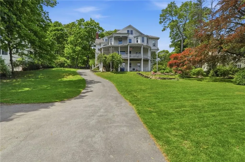 204 Spencer Avenue Warwick RI 02818