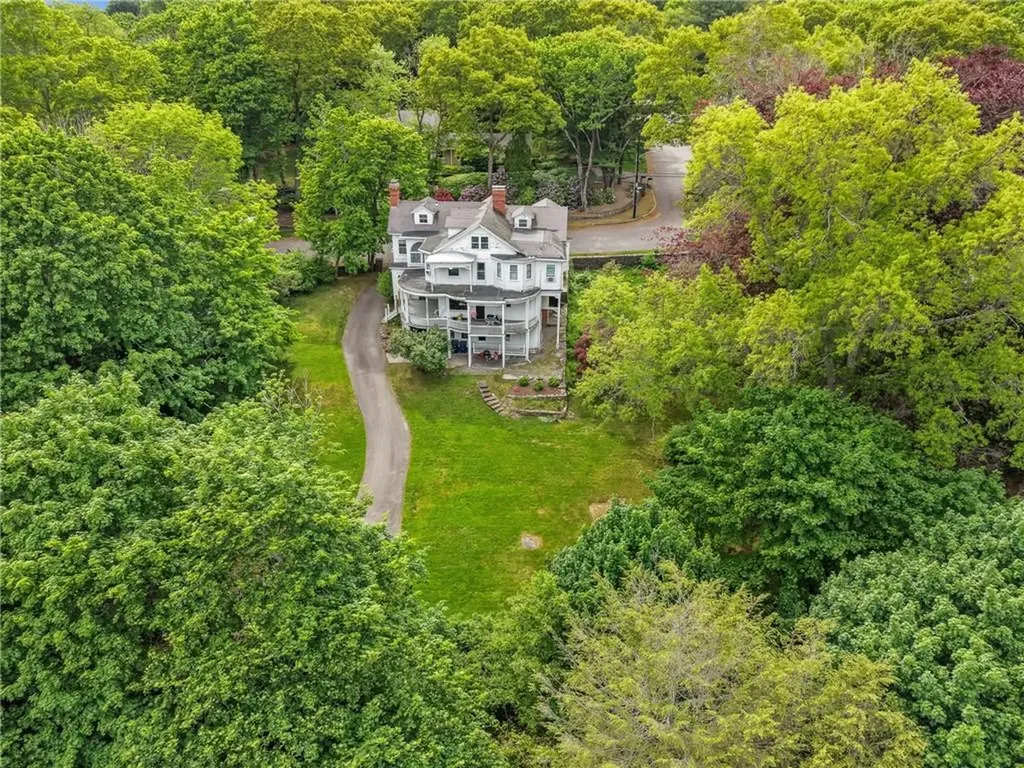 204 Spencer Avenue Warwick RI 02818