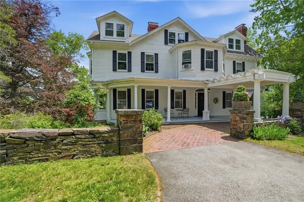 204 Spencer Avenue Warwick RI 02818